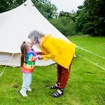 Lüks kamp alanı Nine Yards Family Glamping @ Farrington's Farm Bristol