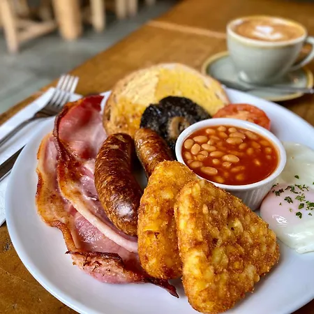 Nine Yards Family Glamping @ Farrington's Farm *