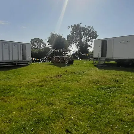 Tente de luxe Nine Yards Family Glamping @ Farrington's Farm