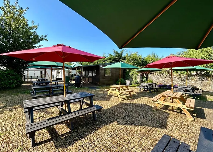 Tente de luxe Nine Yards Family Glamping @ Farrington's Farm Bristol